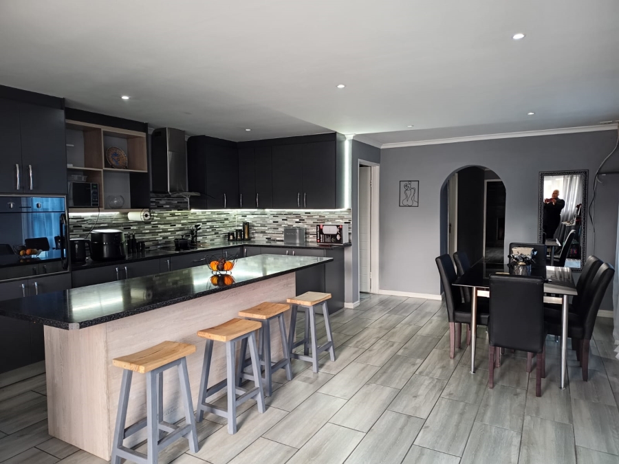 To Let 2 Bedroom Property for Rent in Heather Park Western Cape